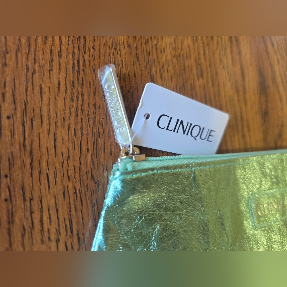 NEW Clinique Makeup Bag Special Edition 2023 Best Of Clinique Metallic Green - Picture 3 of 9